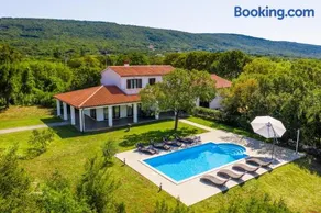 Villa Klara, beautiful and secluded villa close to the beach - Image 1