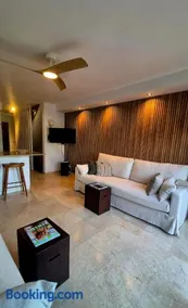 Maison Blue Marlin - Pasito Blanco - Image 1