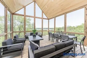 4BR Lakeview Muskoka Cozy Cottage with Kayak, Sauna, Firepit & More - Image 3