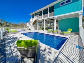 Island Retreat: Your Exclusive Oasis Awaits - Image 1