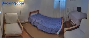 Tiny House 1, 2 ou 3 personnes SoeursGrises Béziers Centre Historique coeur de l'Hérault Occitanie, plus vieille ville de France, chemin de Compostelle à pied ou velo, passeport du pèlerin 24h, petits dejeuners et repas, 300m du centre ville - Image 4