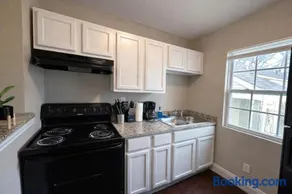 Central 1BR Birmingham Stay Near Downtown & UAB - Image 3