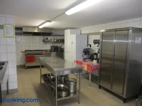 Gîte Le Séquoia: Confort pour 17 personnes, idéal pour randonner dans les Vosges Saônoises - FR-1-583-426 - Image 5