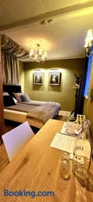 Guesthouse 'Blue House' in vintage villa&garden - Image 2