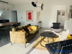 Appartement lumineux et spacieux, terrasse et parking privé - Image 1