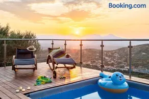 Martinia Pool Getaways - Majestic Panoramic Views - Image 2