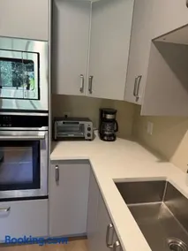 Renovated & reclaimed cozy downtown Davis house - Image 3