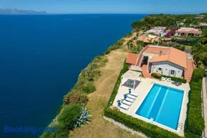 Splendida Villa con vista mozzafiato e piscina - Image 2