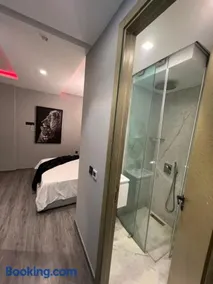 Luxury apartment near the train station - Image 3