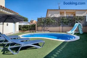 Vela, casa con piscina privada a pocos metros de la playa - Image 4