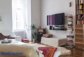Spacious old town luxury apartment - Image 3