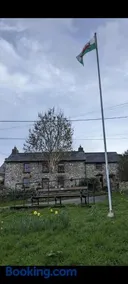 1 Bed cottage The Stable at Llanrhidian Gower with sofa bed for additional guests - Image 1