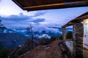 Binsar View Boutique Room l Mountain Hideout - Image 5