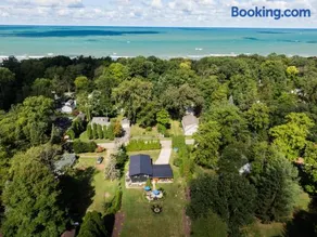 Springfield Beach House - Image 4