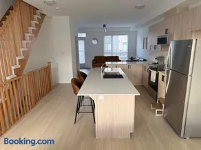 Modern Home Near Ajax GO, Easy Access to Toronto - Image 1