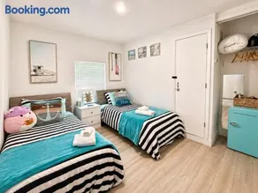 Beach vibes 2 bedrooms house - Image 1