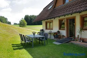 Appartamento con griglia e giardino | Vista sulla montagna | Perfetto per il lavoro da remoto - Image 2