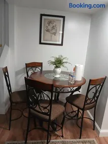 1BR Apartment - Unit B - With Parking and 10min Walk to NYC Train Station - Image 3