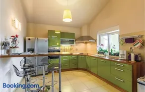 Cozy Home In Medulin With Kitchen - Image 3