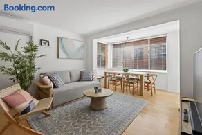 Dee Why Beachside 2BR with AC | 3min Walk to Beach - Image 2