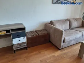 Appartement cozy et lumineux avec terrasse - Image 2