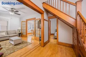 Spacious Downtown Character Home - 4 bedroom 3 bath Lawrence University College Ave - Image 2