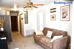 Cozy 1-Bedroom Apartment - Parking - 4 People - 3 Minutes to Point Zéro Beach - Image 5