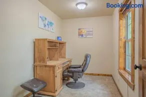 Private Large Family Retreat Near Lake Murray OK - Image 4