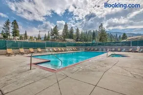 Luxe 4 lake Tahoe Luxury With Hot Tub - Image 1
