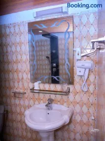 NAIVELI-PALM Appartement meublé sobre et chic - Image 4