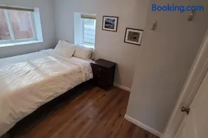 Luxury DT Cottage - Free Parking - Self Check-In - Image 5