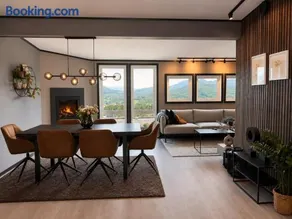 Panoramic View Central Townhouse - Free Parking and Terrace - Image 1