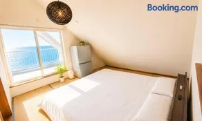 SORA Blue House, 海辺の隠れ家, ペットBBQ可, 全3寝室&リビングオーシャンビュー,一棟貸切 - Image 2