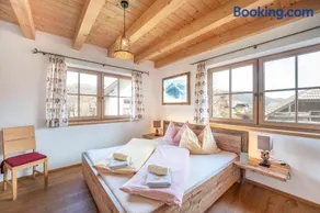 Chalet in Sankt with artistic interiors & Ski Piste View - Image 2