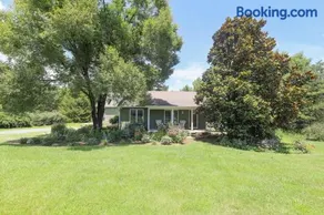 The Cottage and Loft at Blue Rivers - Image 1