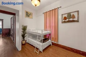 The Victorian on South Park - Sleeps 6 - Image 4