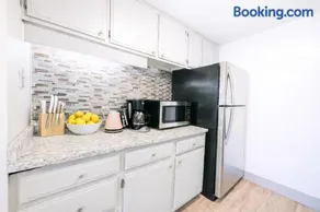 The Hartford Skyline - Stylish Downtown Condo with Wifi Gym - Image 4