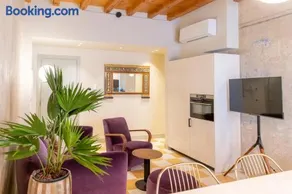 Palazzo Scappi Gardi Luxury Apartments - Image 5