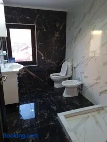 Izabella Guest House - Image 2