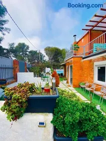 Vila Peña Private Apartment with Shared Pool & Gardens - Image 2