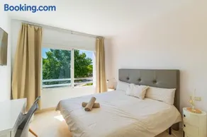 Alcazaba Lagoon Apartment - Image 2