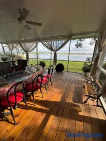 Lakefront Cottage Orlando-Tampa - Image 1