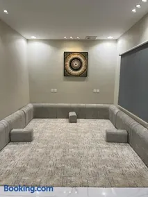 فيلا ايمان مسبح وحوش وجلسات خارجيه مع ملعب كرة قدم - Image 2