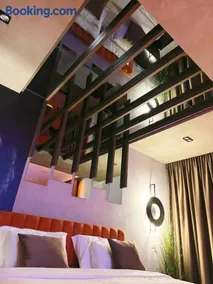Boutique Moonlight Apartment - Image 4