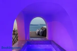 Blue Art Caves - Lunar Sea Suite - Image 4