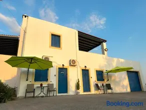 Green Parrot Apartments - Image 5