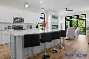 Indigo Meadow at the Ridge by Simple Life Rentals - Image 2