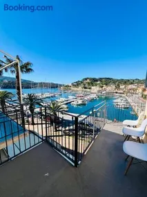 Luxury Seafront Penthouse - Image 4