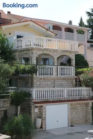 Villa Ana Komarna Sea View with Jacuzzi - Image 2