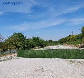Къмпинг за Каравани и Кемпери Барите - Caravan Pitch Park Barite - Image 2